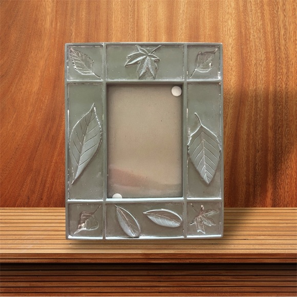 “Sculpted” Green Stone Look Picture Frame For 4”x5.5” Photo Leaves Nature Fossil - Picture 1 of 4
